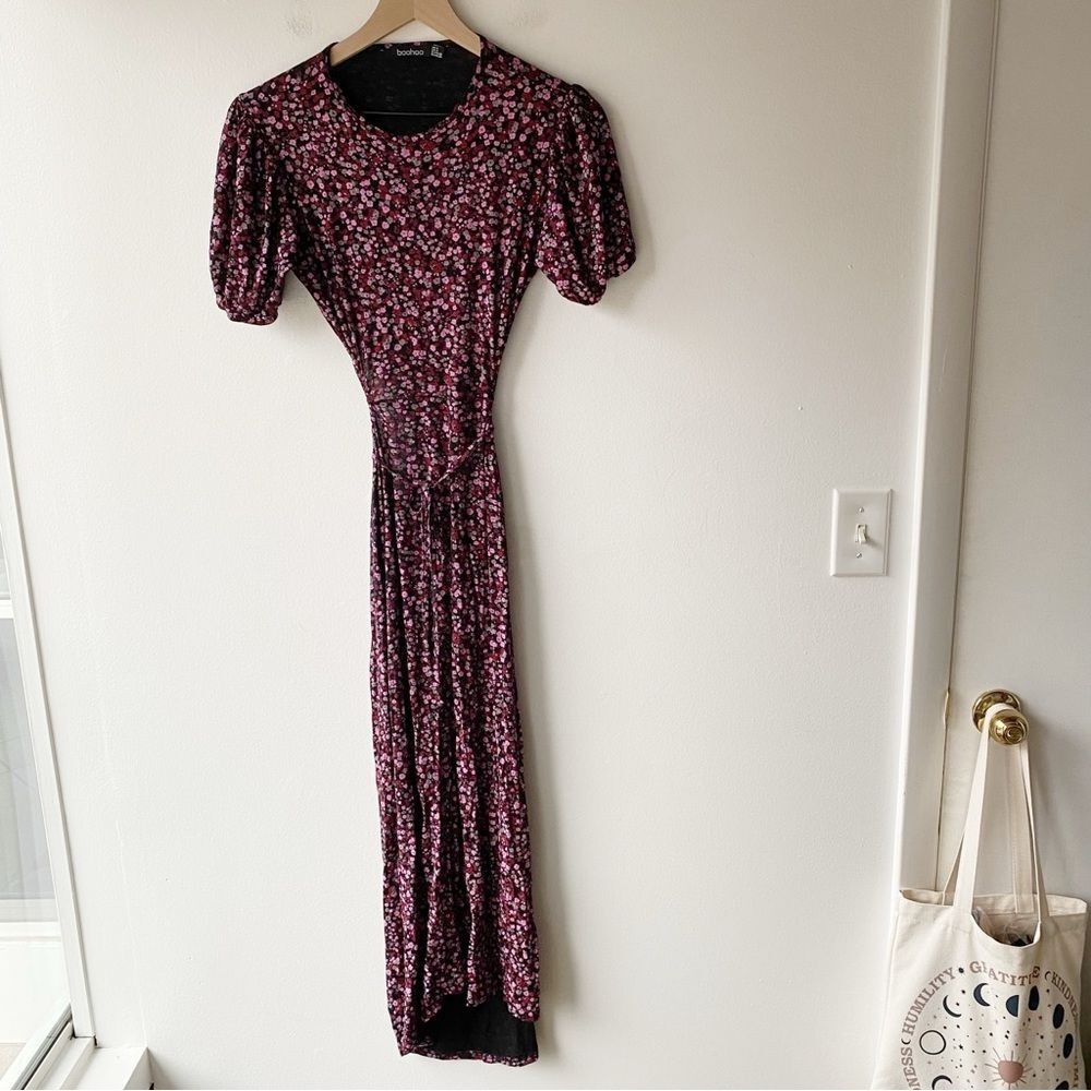 boohoo purple floral cut out back puff sleeve midi dress size 4
